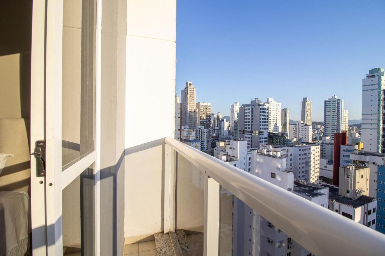 Sat132 - 2 Dorm, Churrasq, 2 Garagens, Wi-fi * Balneario Camboriu
