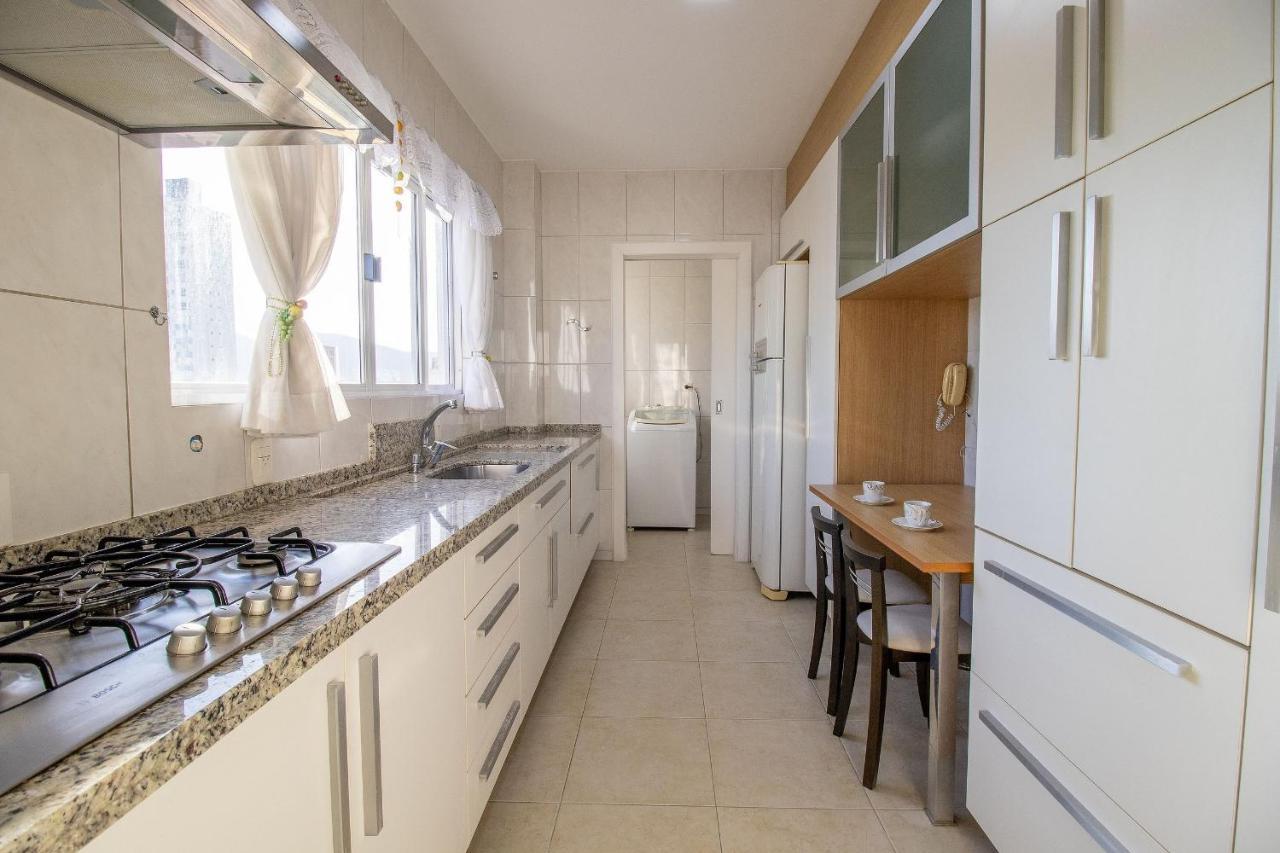 Sat132 - 2 Dorm, Churrasq, 2 Garagens, Wi-fi * Balneario Camboriu