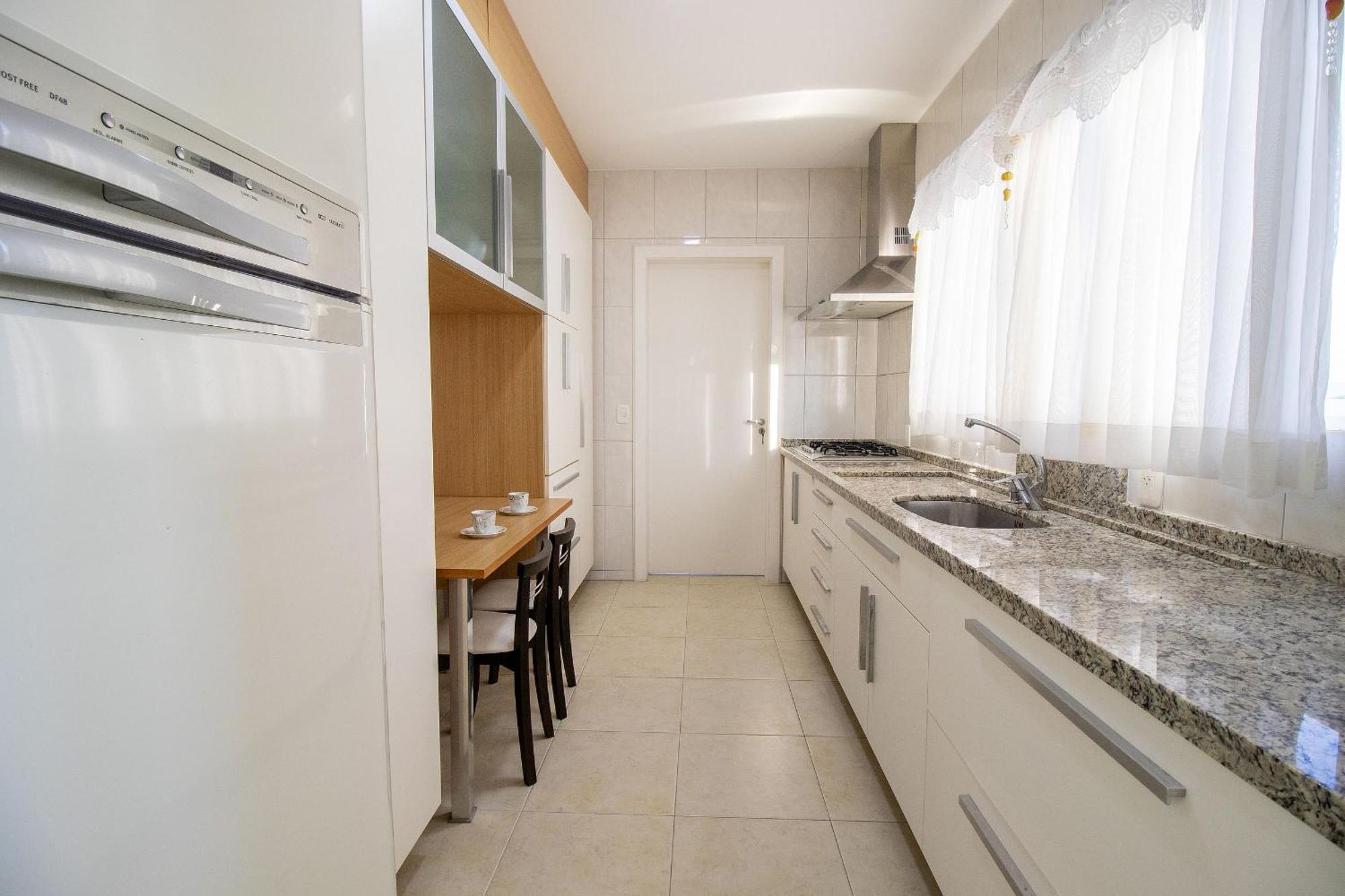 Sat132 - 2 Dorm, Churrasq, 2 Garagens, Wi-fi Balneario Camboriu