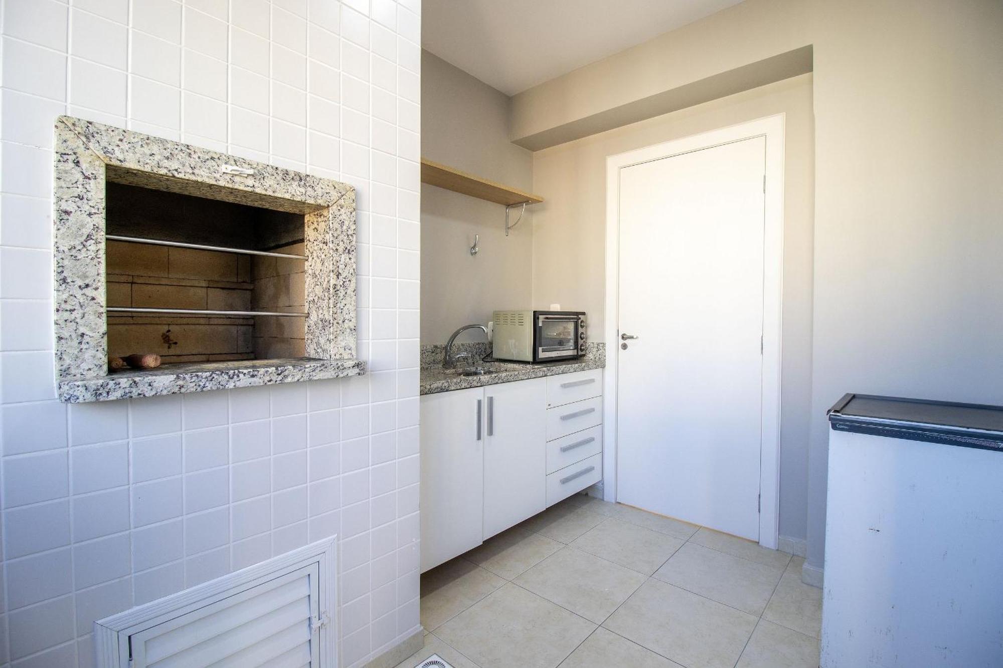 Sat132 - 2 Dorm, Churrasq, 2 Garagens, Wi-fi Apartamento